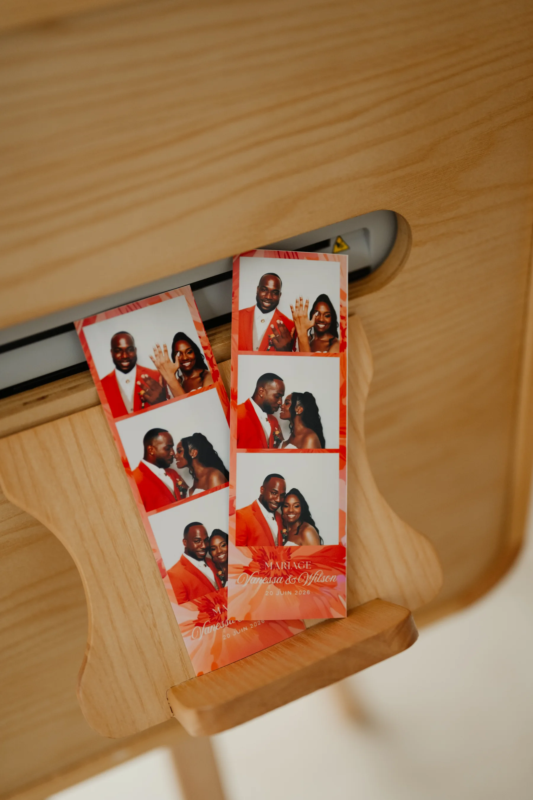 Bandelettes photo imprimées d'un mariage, personnalisées avec les prénoms des mariés et la date